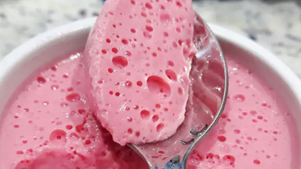 Sobremesa de gelatina de morango