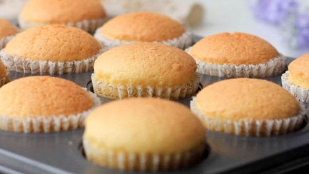 Cupcake fácil de liquidificador, é só bater e colocar para assar, confira os ingredientes