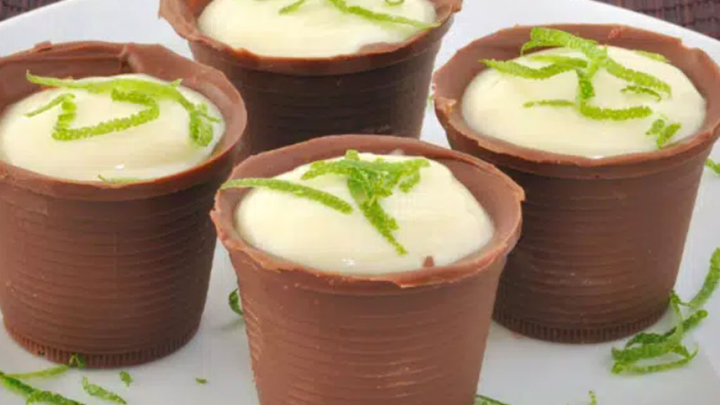 Casquinha de chocolate com mousse