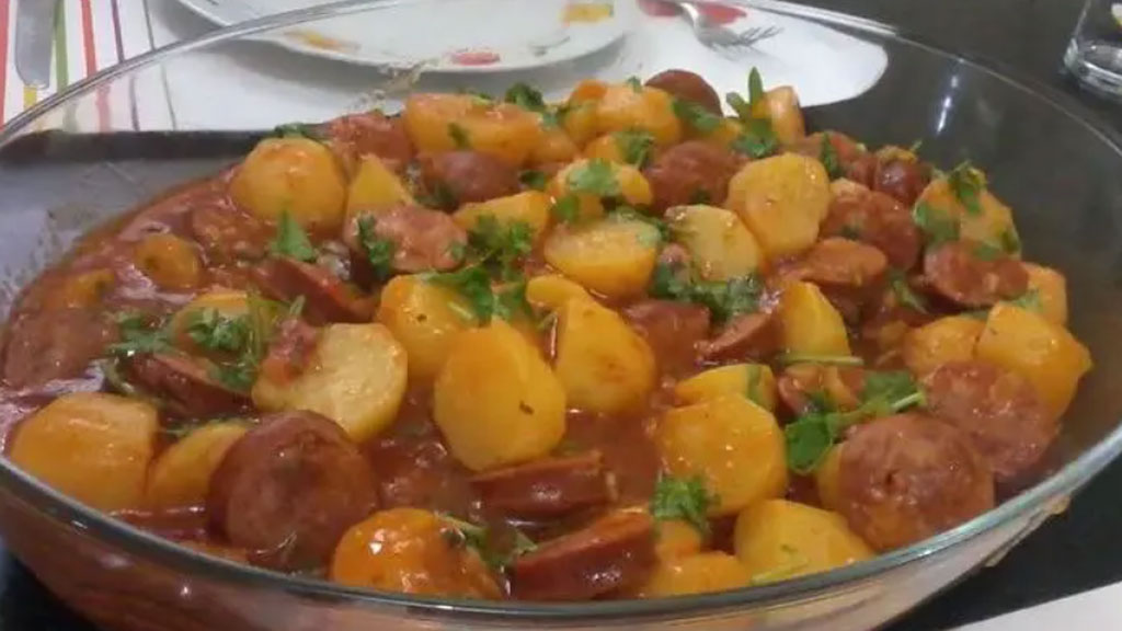 Molho de batata com calabresa