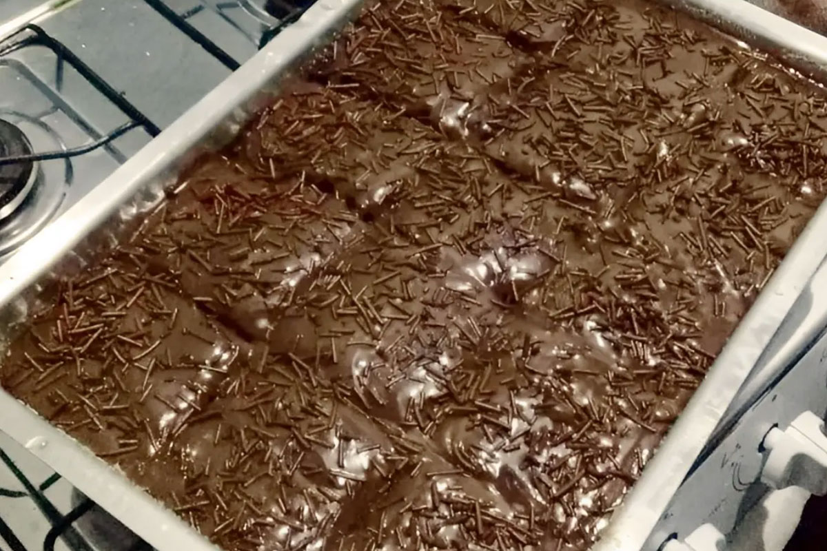 Bolo de brigadeiro simples