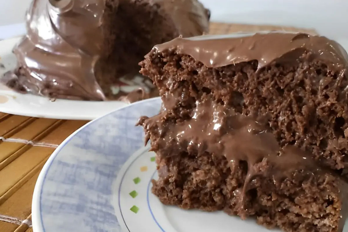 Bolo de iogurte com chocolate