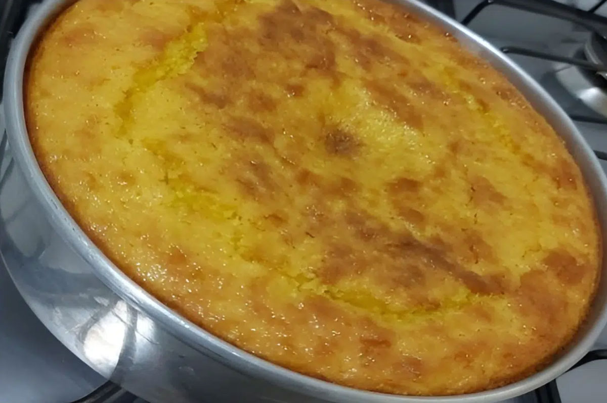 Bolo de milho cremoso simples