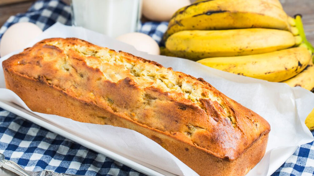 Broa simples de banana, que tal fazer para o café da manhã.