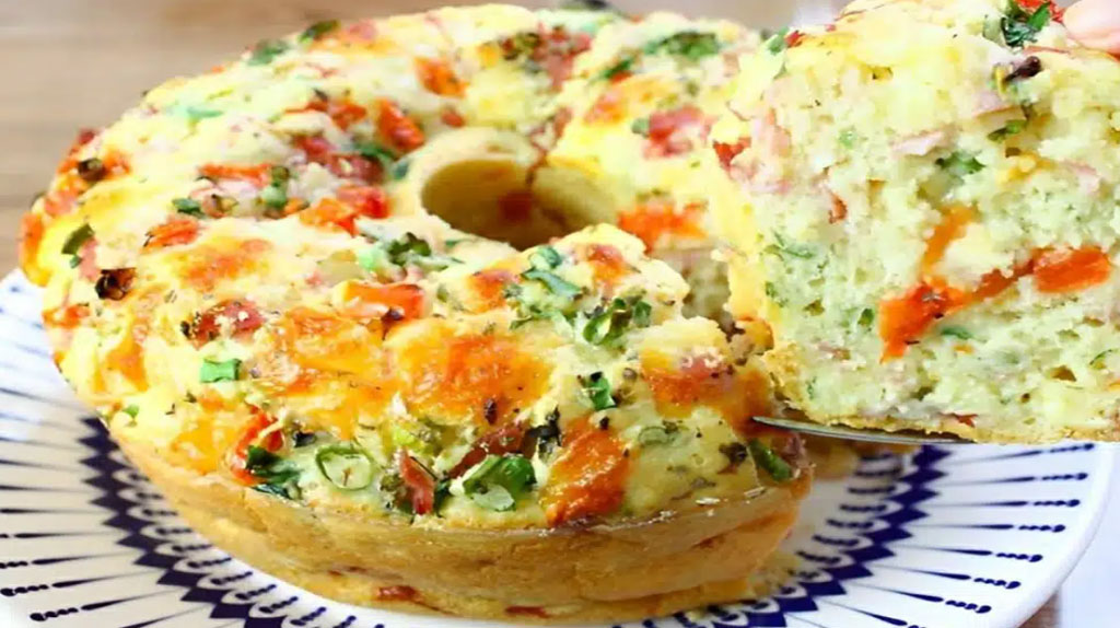 Torta temperada de presunto e queijo