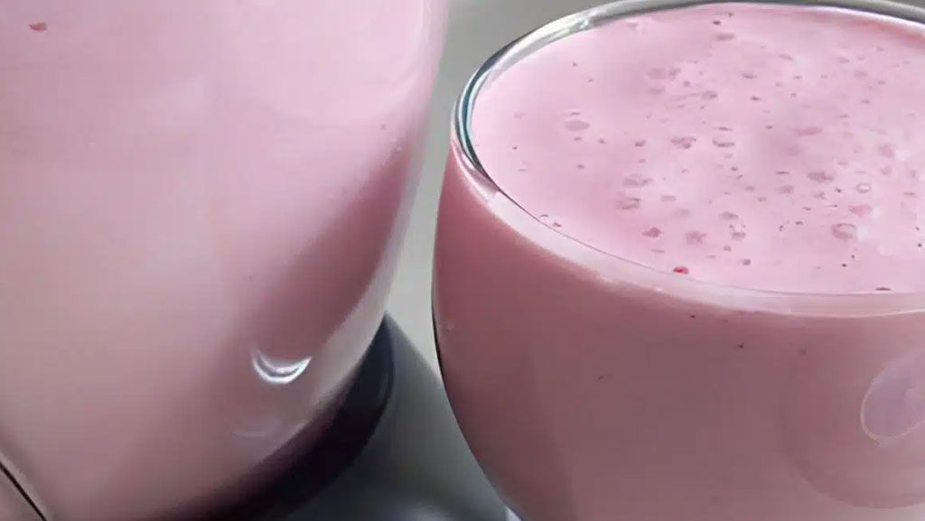 Iogurte super cremoso de morango, veja como preparar essa bebida deliciosa