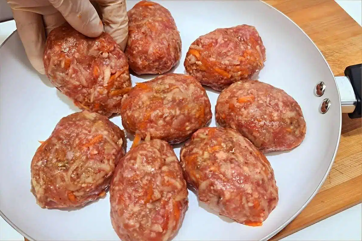 Bolinho de carne com batata e cenoura, veja agora como preparar