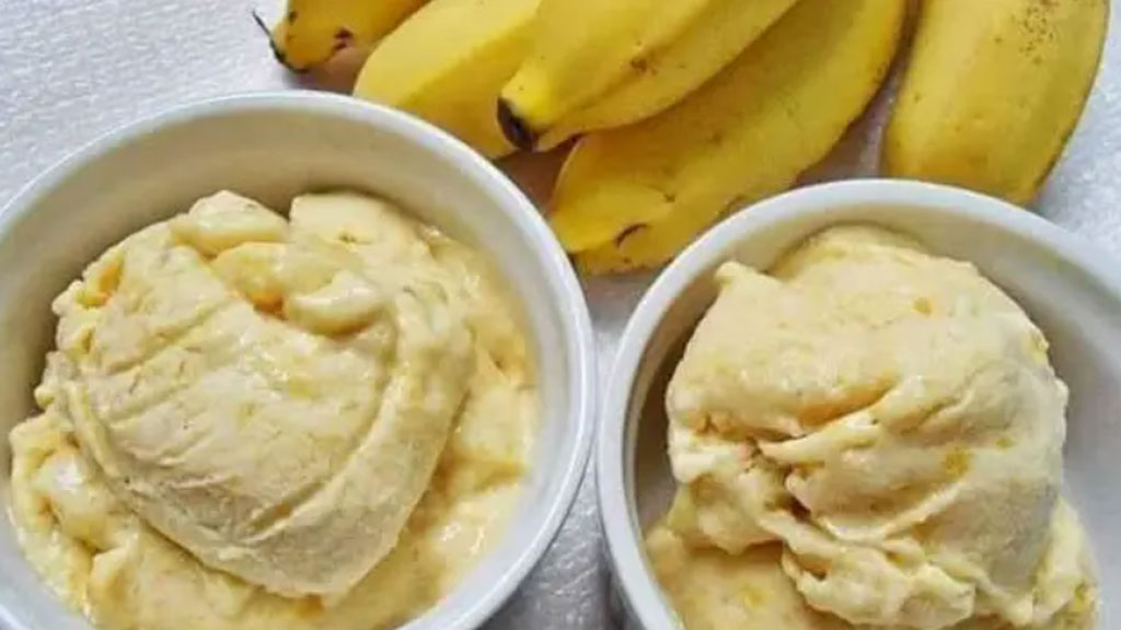 Sorvete de banana e iogurte, refrescante e saudável