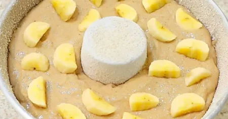 Bolo de banana sem farinha, receita simples e irresistível, confira
