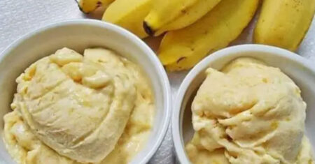 Sorvete de banana cremoso caseiro refrescante, prepare em dias quentes!