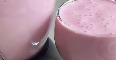 Iogurte de morango caseiro: a bebida saudável que você vai amar preparar, vem ver