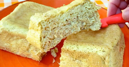Pão de aveia com 3 ingredientes: sem farinha e pronto em minutos