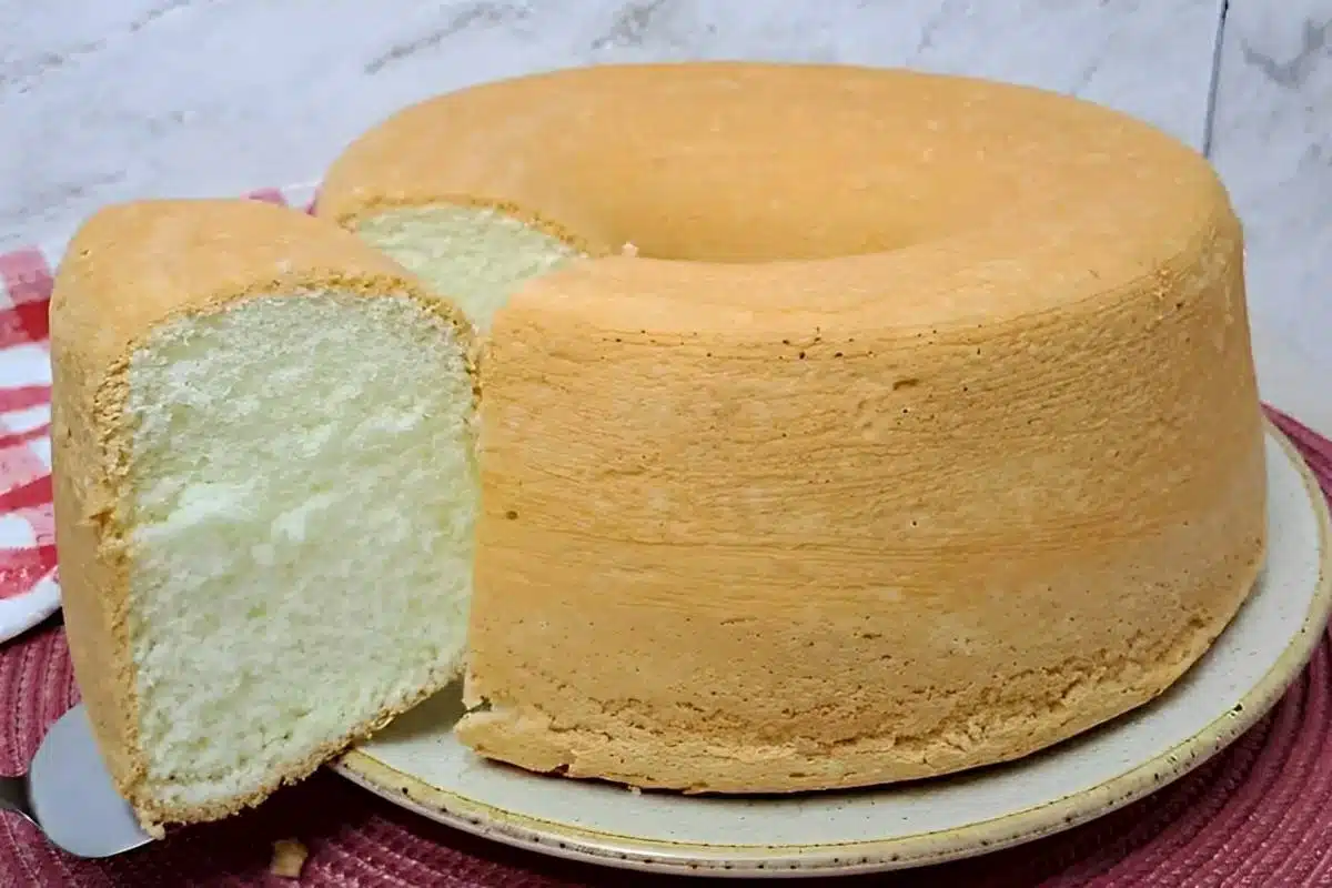 Bolo de maisena com 3 ingredientes