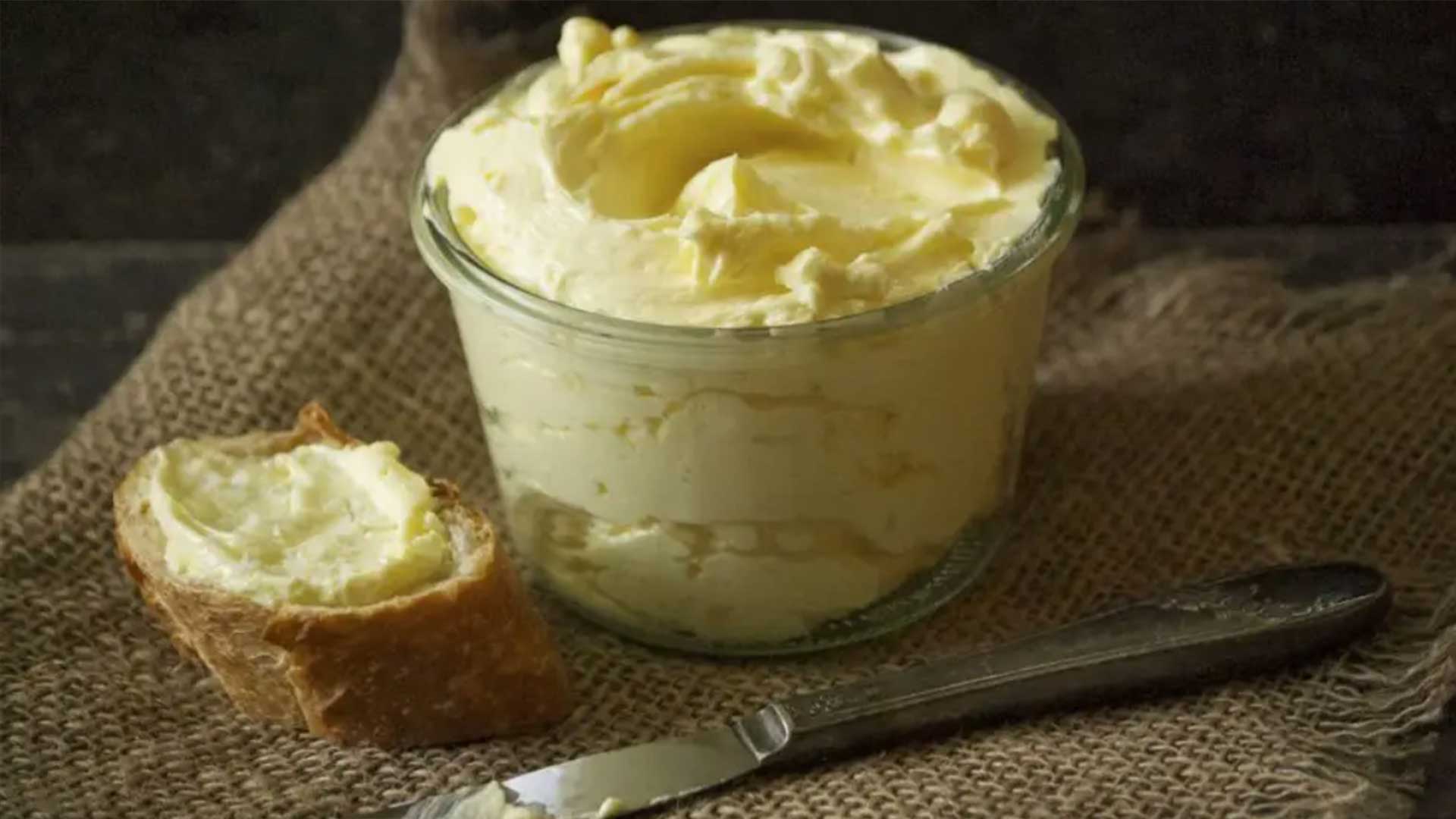 Manteiga caseira com apenas 2 Ingredientes