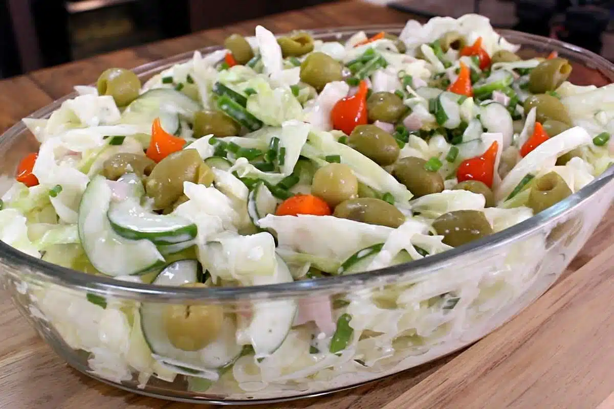 Salada refrescante de repolho