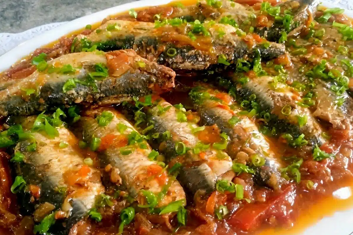 Sardinha à escabeche