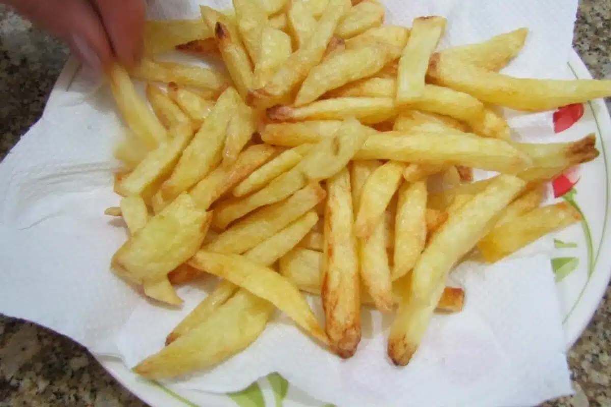Batatas fritas crocantes