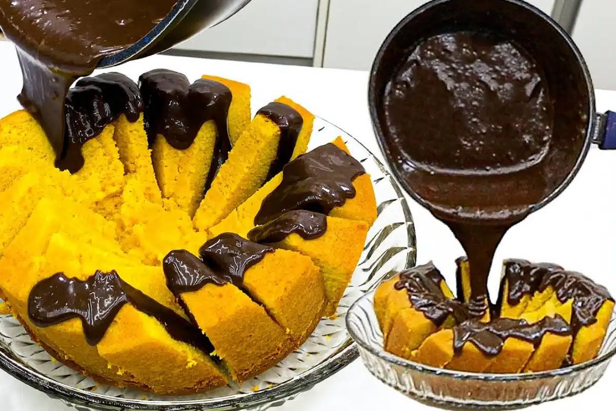 Bolo de cenoura com cobertura de chocolate