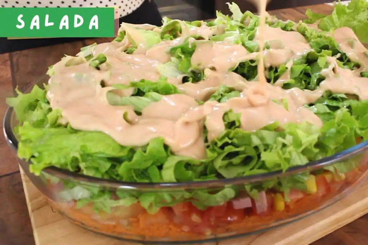 Salada com molho especial