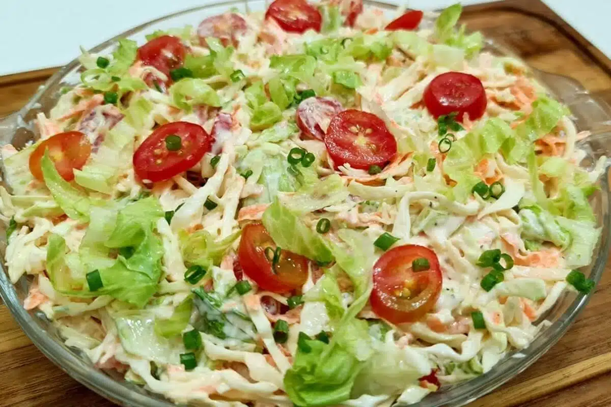 Salada cremosa de repolho