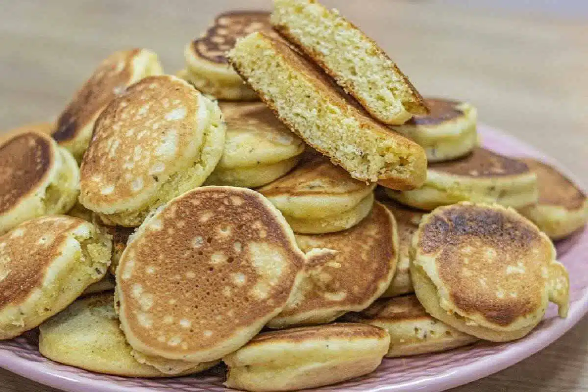 Bolinho de frigideira com fubá