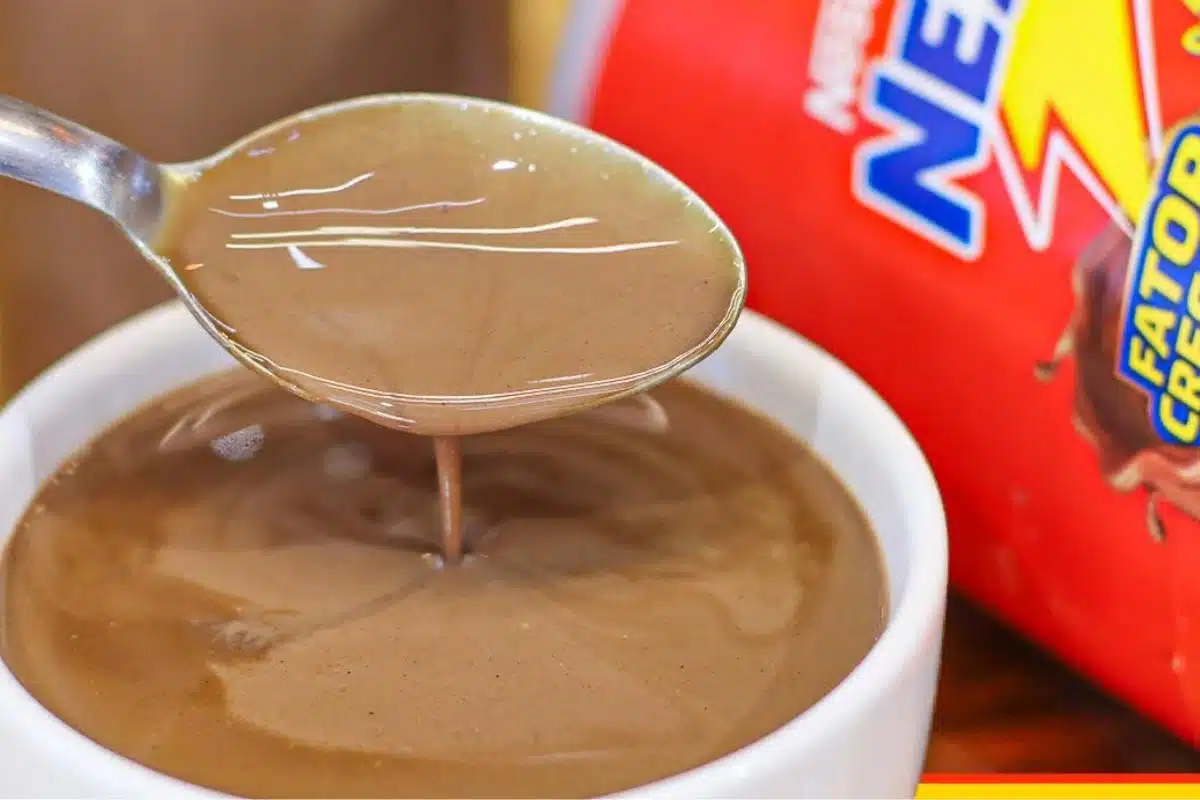 Chocolate quente de nescau