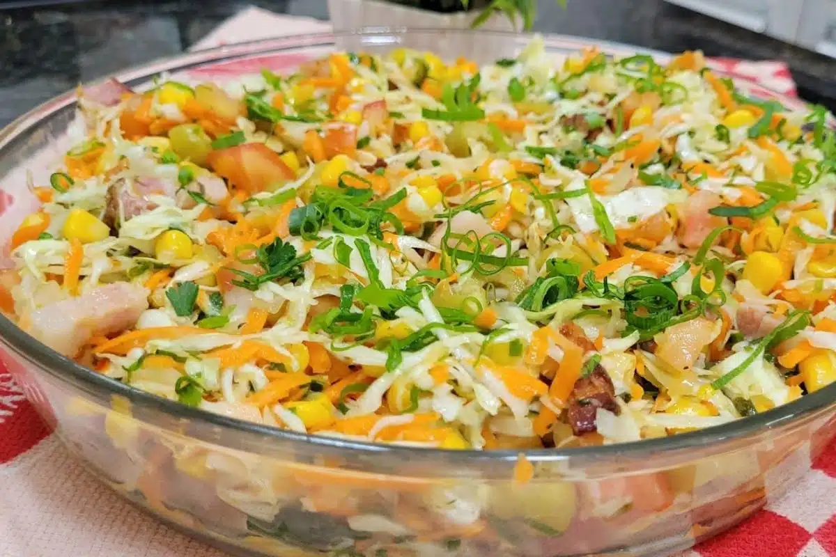 Salada de repolho completa