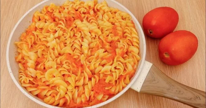 Macarrão com molho de tomate