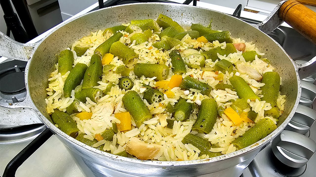 Arroz com quiabo e frango