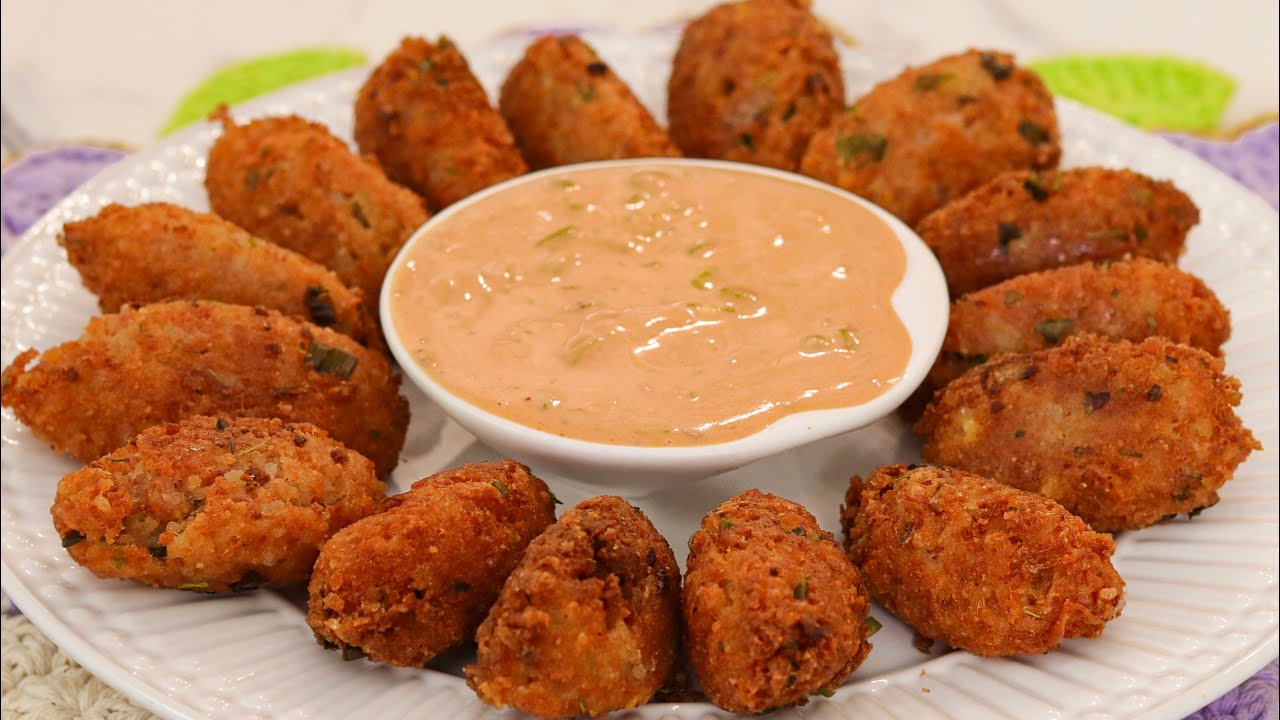 Bolinho de arroz com linguiça e queijo