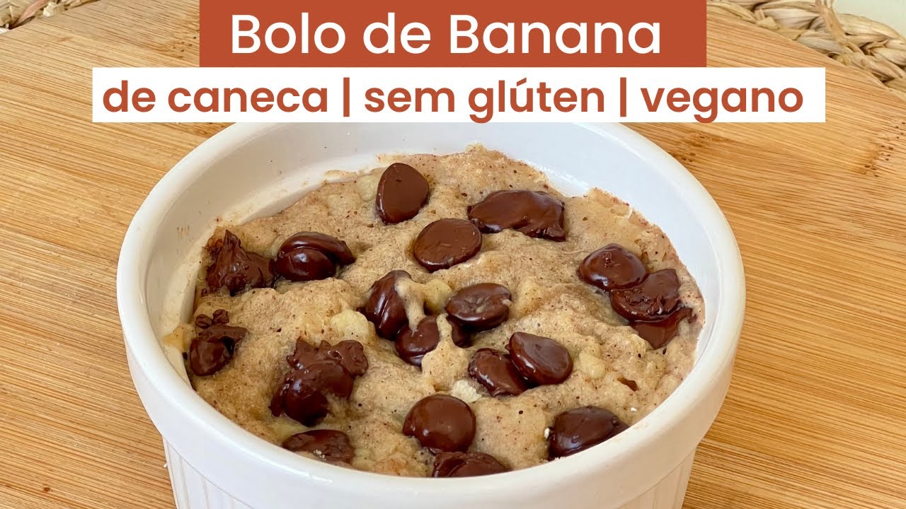 Bolo de banana de caneca