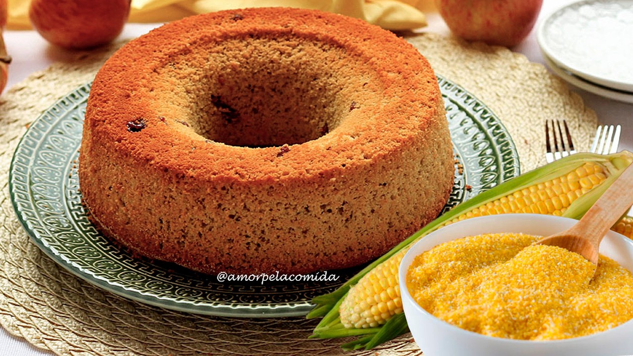 Bolo de fubá com goiabada e maçã